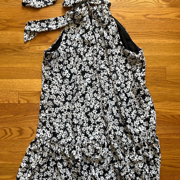 Cece Floral Black and White Daisy High Neck Mini Dress - Picture 4 of 4